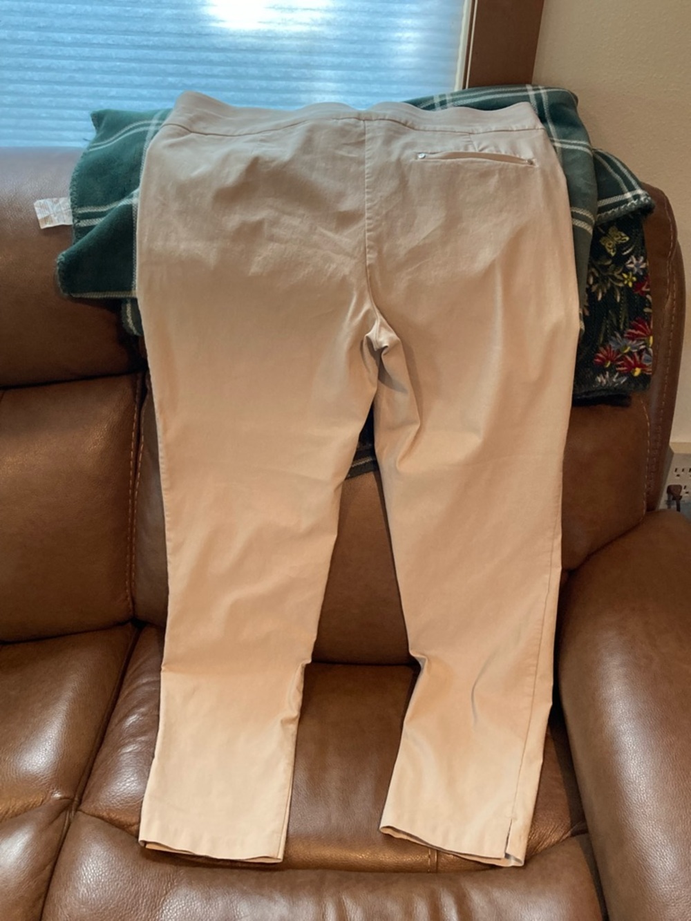 PGA TOUR Women’s XXL Beige Golf Pants - Picture 6 of 9